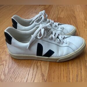 Veja White and Black Casual Sneakers